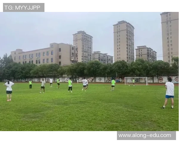 杭州足球队在联合会杯中的耐力表现值得称赞展现出顽强拼搏精神与团队合作能力